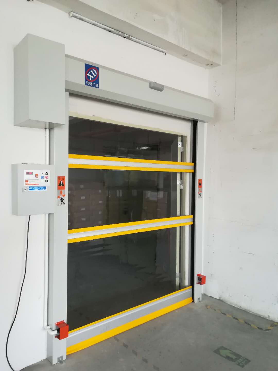 佛山高速卷簾門溫度過高的原因是什么？該如何呢？